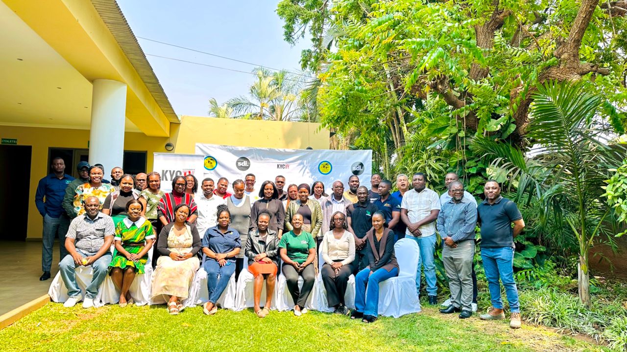 Membres et partenaires de l'alliance VCA lors de la réunion de clôture de la VCA Zambie à Chilanga